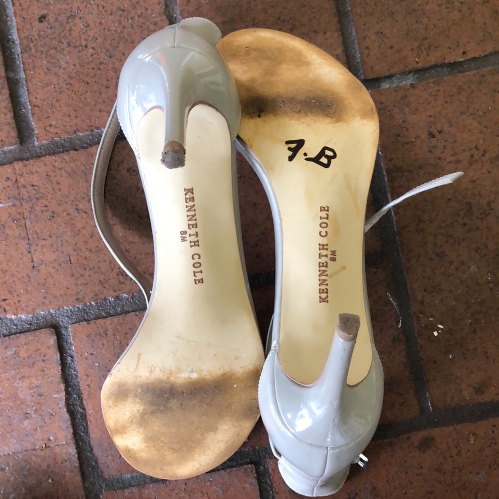 Kenneth Cole Nude Heels Size 8 - Picture 7 of 7